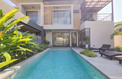 Ban Waen Villa | Luxury Private Pool Villa 3BR Near Kad Farang, Chiang Mai