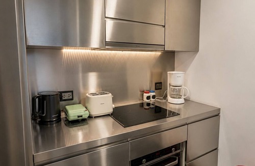 Hoan Kiem Apartment | Luxury studio | pool & gym | 5' to Old Quarter