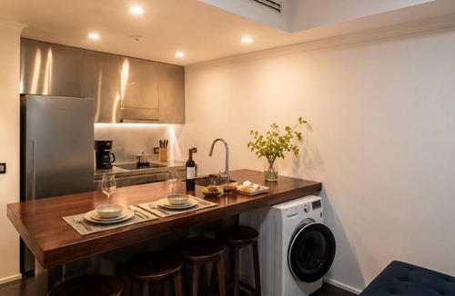 Hoan Kiem Apartment | Luxury studio | pool & gym | 5' to Old Quarter