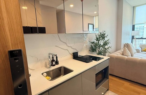 Pathumwan Apartment | Luxury 1 Bedroom l BTS 2 mins l Pool and Gym