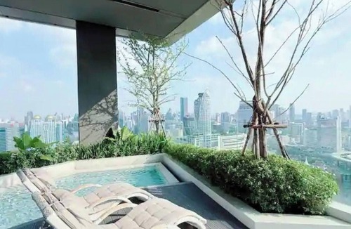 Pathumwan Apartment | Luxury 1 Bedroom l BTS 2 mins l Pool and Gym