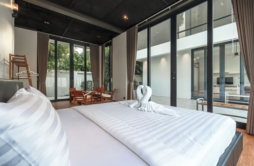 Kathu Hotel | Luxury9BRVillaGolfViewTennisCourt V158