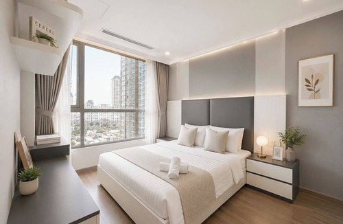 Hang Xanh Hotel | Lyshing Apartment in Vinhomes Luxury Landmark