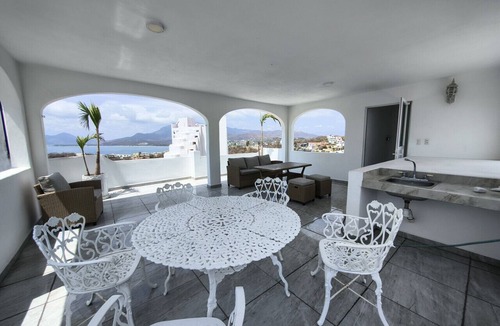 Peninsulas de Santiago House | Manzanillo Home with Stunning Roof Top Ocean Views - Pet Friendly