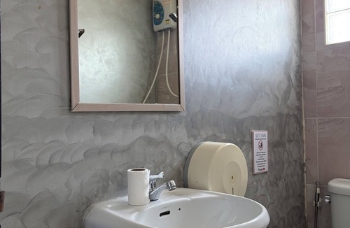 Kata Bed & Breakfast | Marvelous 1-bedroom bed & breakfast with AC in Kata,. Guest house have 7 rooms.