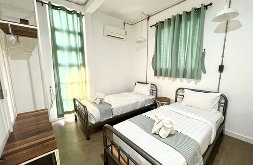 Sop Tui Hostel | Memmoth Cafe & Hostel in Lampang