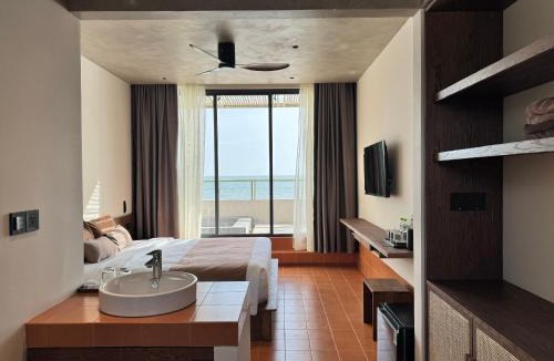 East Ham Tien Beach Resort | Meraki Oasis Hotel