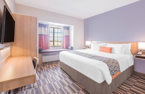Cuauhtemoc Hotel | Microtel Inn & Suites by Wyndham Cuauhtemoc Campos Menonitas