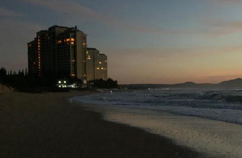 Phuoc Thuan Hotel | Mobile Home Ho Tram Pristine Beach