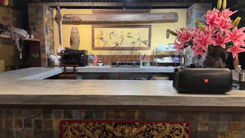 Huong Thuy House | Moc Homestay & Villa