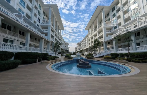 Cha-am Condo | Modern 2-Bedroom Condo with Ocean and Pool Views in Cha-am