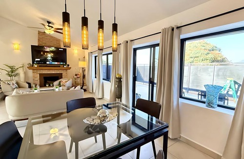 San Antonio Tlayacapan House | Modern 3-bedroom Retreat in Ajijic-walk To Everything-gym-pickleball-golf Cart