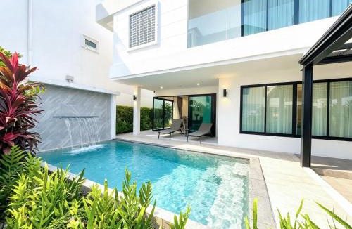Patong Villa | Modern 4-Bedroom in Patong Private Pool Holiday Villa Core Resort Area Sleeps 8 People Walking Distance to the Beach and Nightlife Area