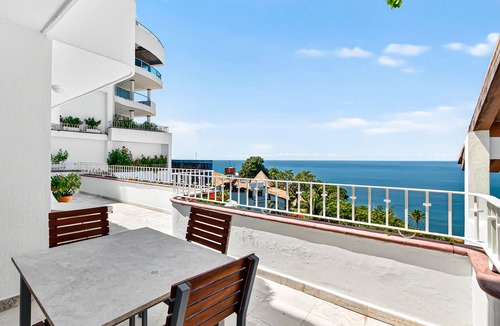 Conchas Chinas Apartment | Modern coastal villa with ocean views, pool, WiFi & full kitchen