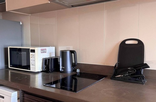 Phaya Thai Apartment | Modern & Cozy Nest 3 Mins to BTS Saphan Khwai