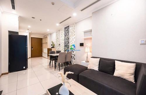 Hang Xanh Apartment | Modern Elegance in Central Park