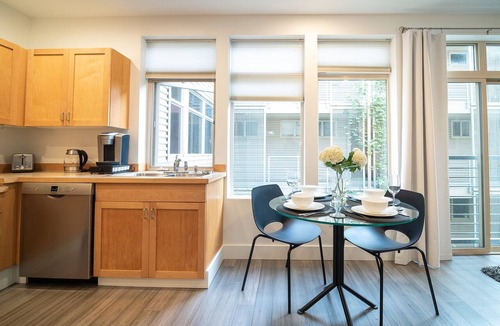 Belltown Apartment | Modern Studio in the Heart of the City II