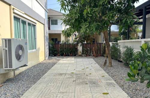 Pa Bong House | Modern Style House near Unity and ABS Int School free High Speed WIFI