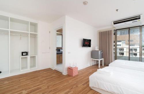 Ploenchit Apartment | Modern Twin BR Bath & Bathtub Retreat BTS BTB6
