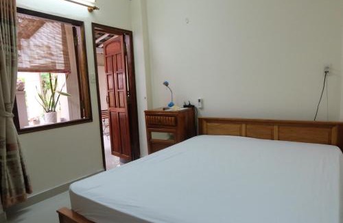 Phuoc Long House | Moon house tropical garden - East side