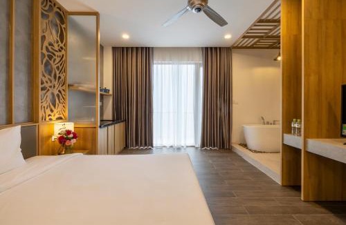 Huong Thuy Hotel | Moon Sun Boutique Villa Hotel
