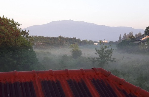 Pa Daet House | Mountain view room L, Near amenities