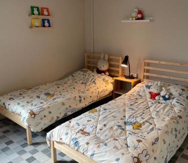 Bangkok Noi House | mug & bed