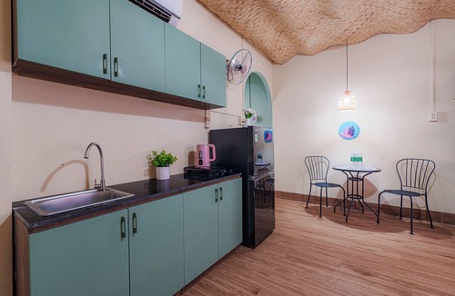 District 1 Bed & Breakfast | Nơi dừng chân lý tưởng với không gian phòng rộng rãi , một góc ban công chill