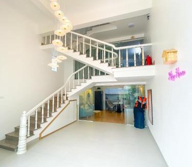 Bai Chay Villa | Nắng House - Ngôi Nhà 5 Phòng Ngủ cách công viên Sun World 500m