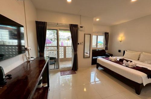 Sa Khu Resort | Naiyang Discovery Beach Resort