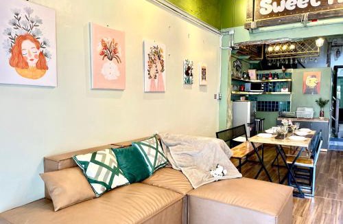 Wat Sam Phraya Apartment | Nawa house,entire house, near Grand Palace