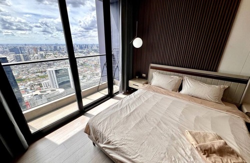 Rama 9 Apartment | Near Jodd Fairs w/Skyview, Pool, Game Room &Walk to MRT