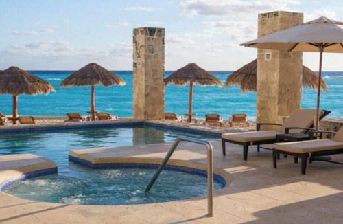 Zona Hotelera Resort | NEW YEAR'S WEEK in Cancun - Ocean View Westin Studio - Dec 27–Jan 2 - Sleeps 4