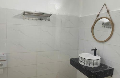 Phu Loc House | Nhà Nghỉ Nắng Vàng