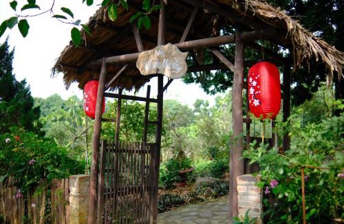 Ba Vi Ski Chalet | Nhà sàn Mường