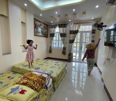 Nui Sam Hostel | Nhà trọ Hữu Đặng, gần Miếu Bà Chúa Xứ Núi Sam