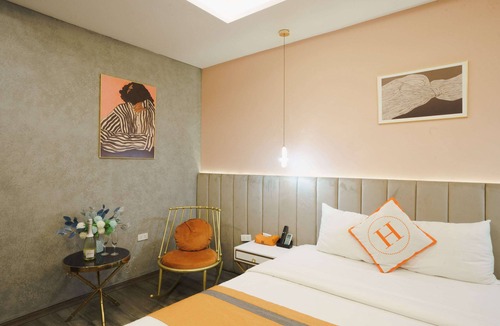 Trung Hoa Nhan Chinh Hotel | NNT HOTEL - Trung Kính