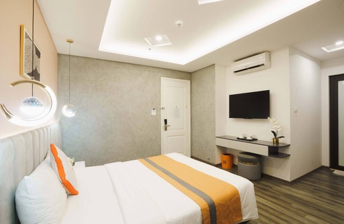 Trung Hoa Nhan Chinh Hotel | NNT HOTEL - Trung Kính