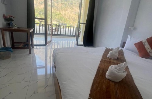 Nong Khiaw House | Nongkhaiw Hostel