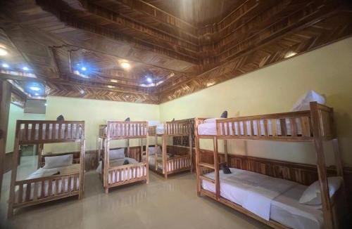Nong Khiaw Hostel | Nongkhiew Heaven Backpackers Hostel & Tours