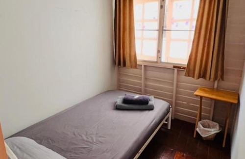 Wat Bowon Niwet Hostel | NY Hostel Khaosan