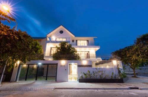 Vung Tau Villa | Ocean 7 BR Villa In Great Location - Free Karaoke Room