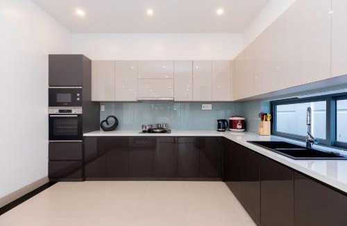 Vung Tau Villa | Ocean 7 BR Villa In Great Location - Free Karaoke Room