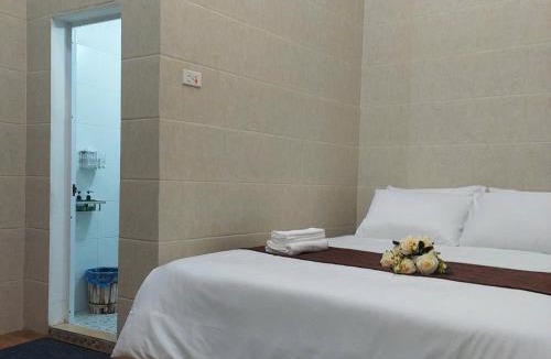 Hang Buom Hotel | Omeli homestay