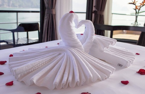 Bai Chay Apartment | Onyx Room in Scarlet Pearl Cruise