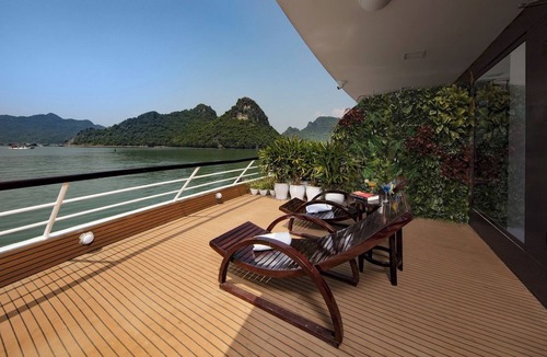 Bai Chay Apartment | Onyx Room in Scarlet Pearl Cruise