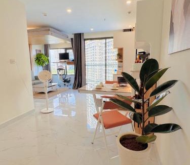District 9 Apartment | Ori Today