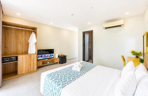 Ham Ninh Hotel | Palette Casa De Sol Beach Resort