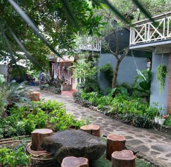 Vinh Cuu House | Papa house Glamping Trị An