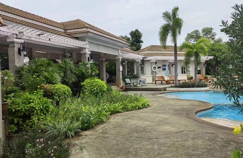 Na Kluea Villa | pattaya中天海海滩私人温馨家庭四卧泳池别墅